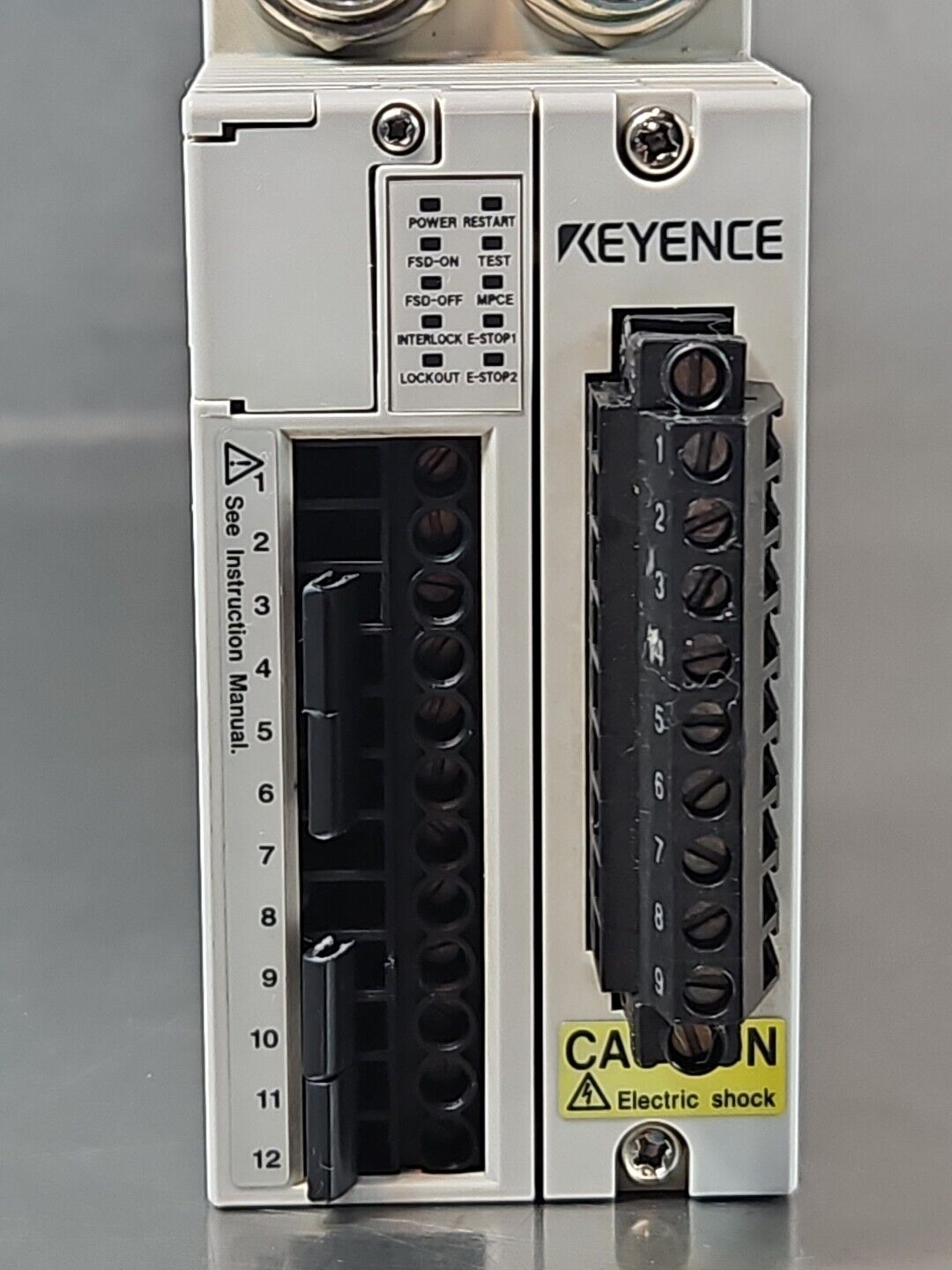 Keyence SL-R11 Safety Control Unit 24VDC 150mA Type 4      (BIN3.4.4) 