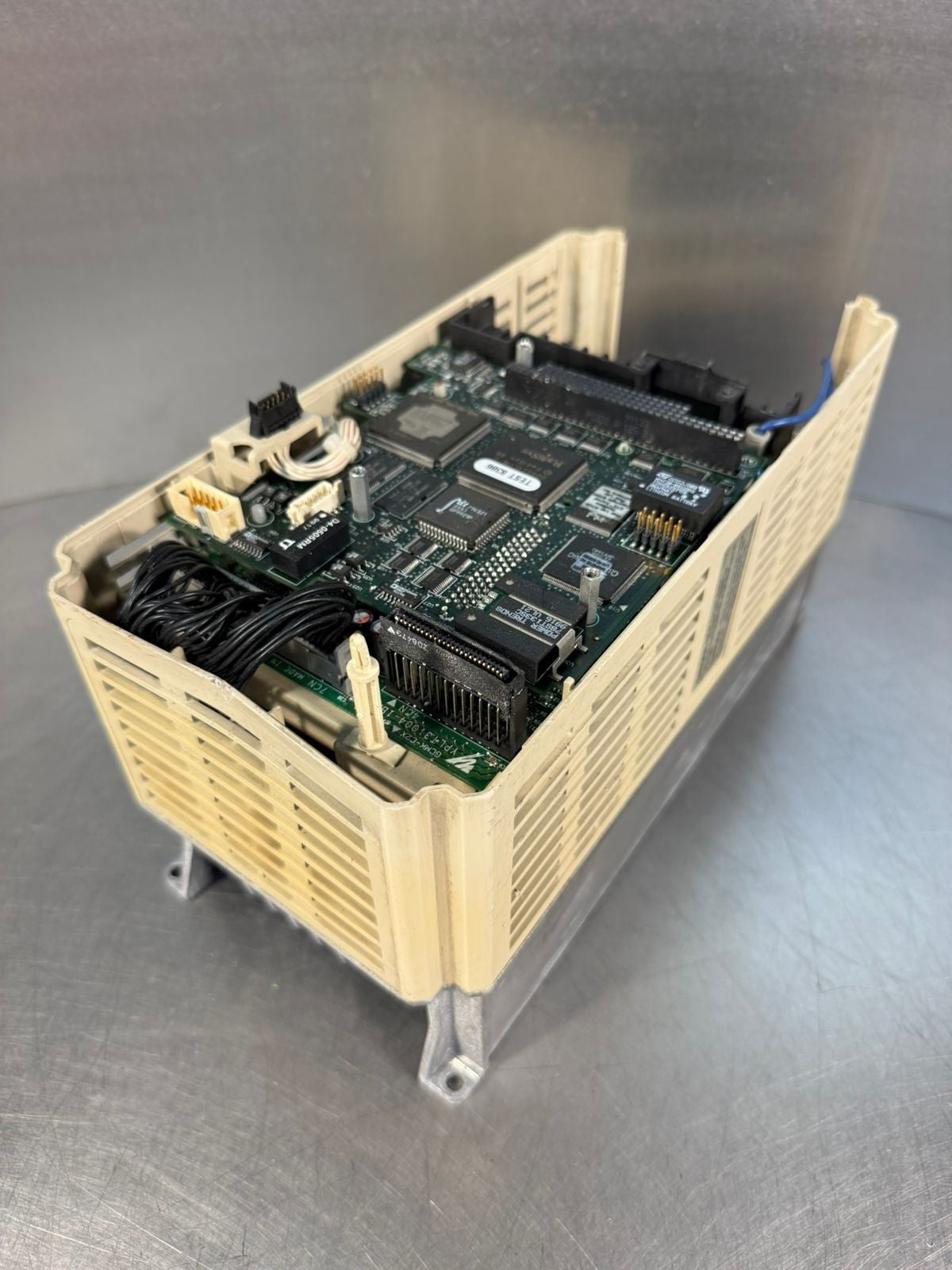 Magnetek Staca-B004-T1EA1 3Phase 3Phase Inp 380-460V / Out 0-460V  (3.2.2)