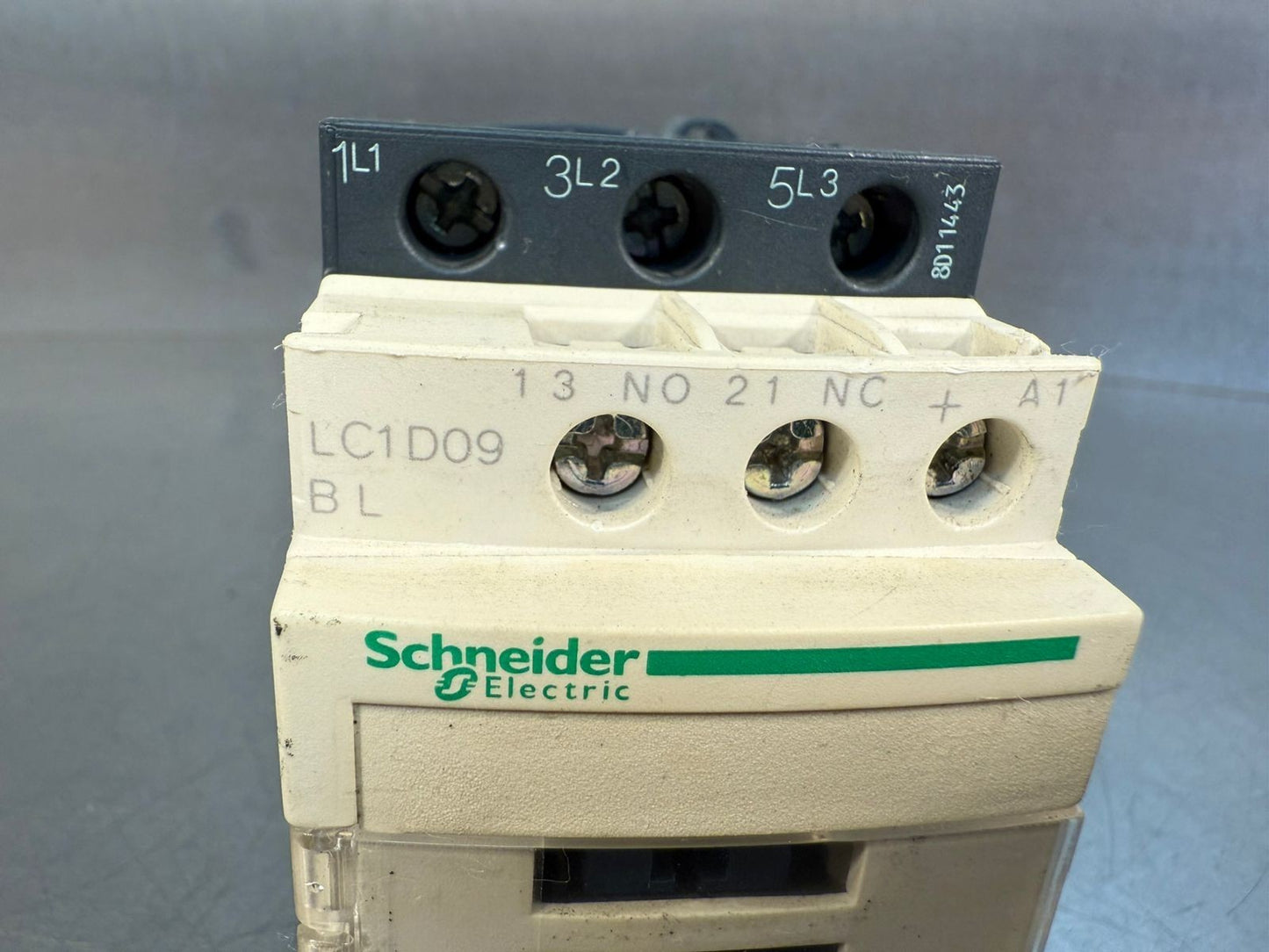 Schneider LC1D09-BL Contactor 25A  600V Ac Max  24V Dc LC1D09BL (2.1.5)
