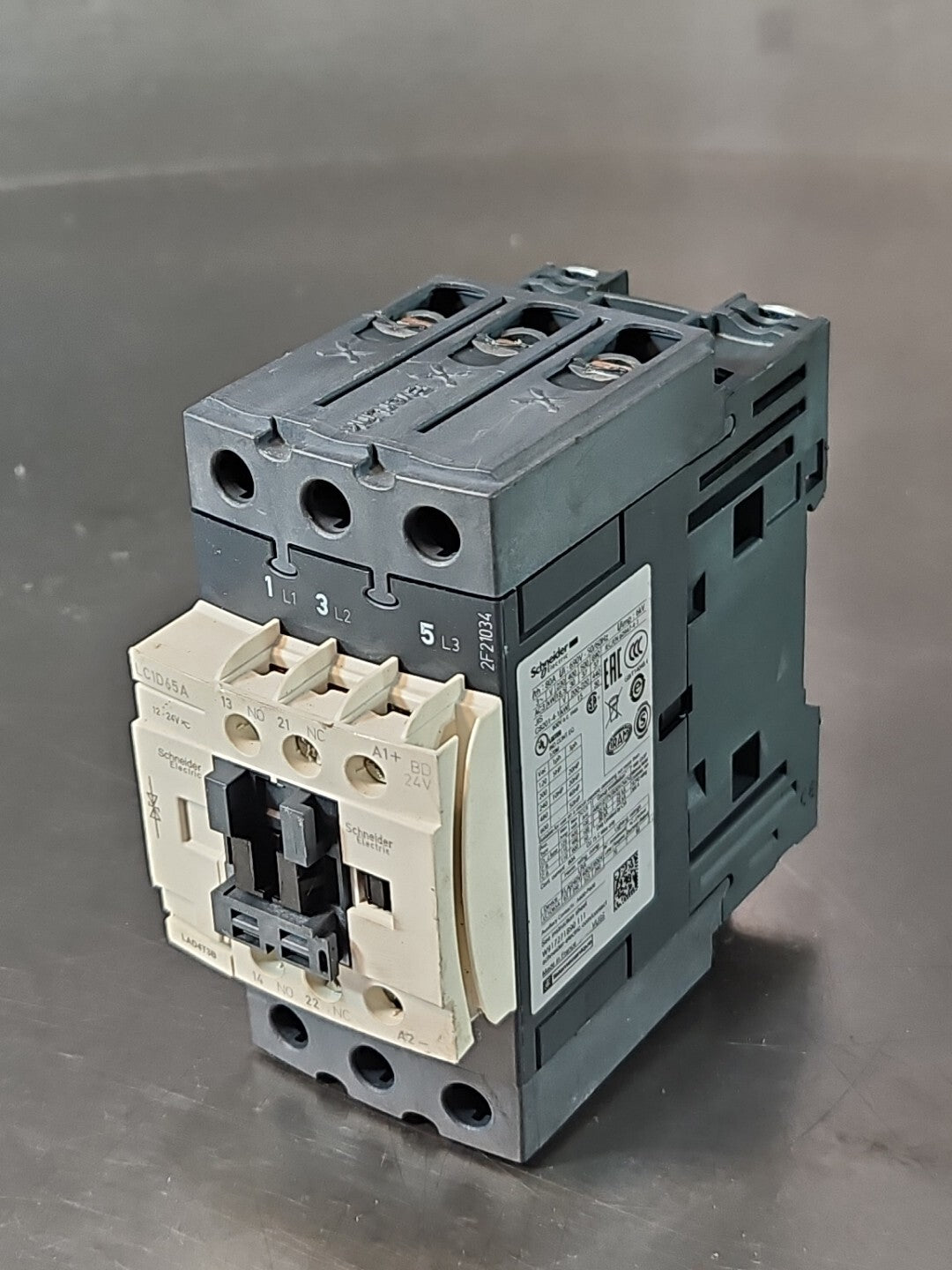 Schneider LC1D65A Coil Contactor 80A                                    (BIN212)