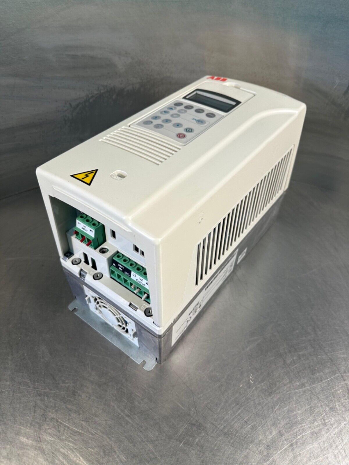 MA-177 ABB ACS800-U1-0009-5+N685+P901  10A  - ABB ACS800 (1A-31)