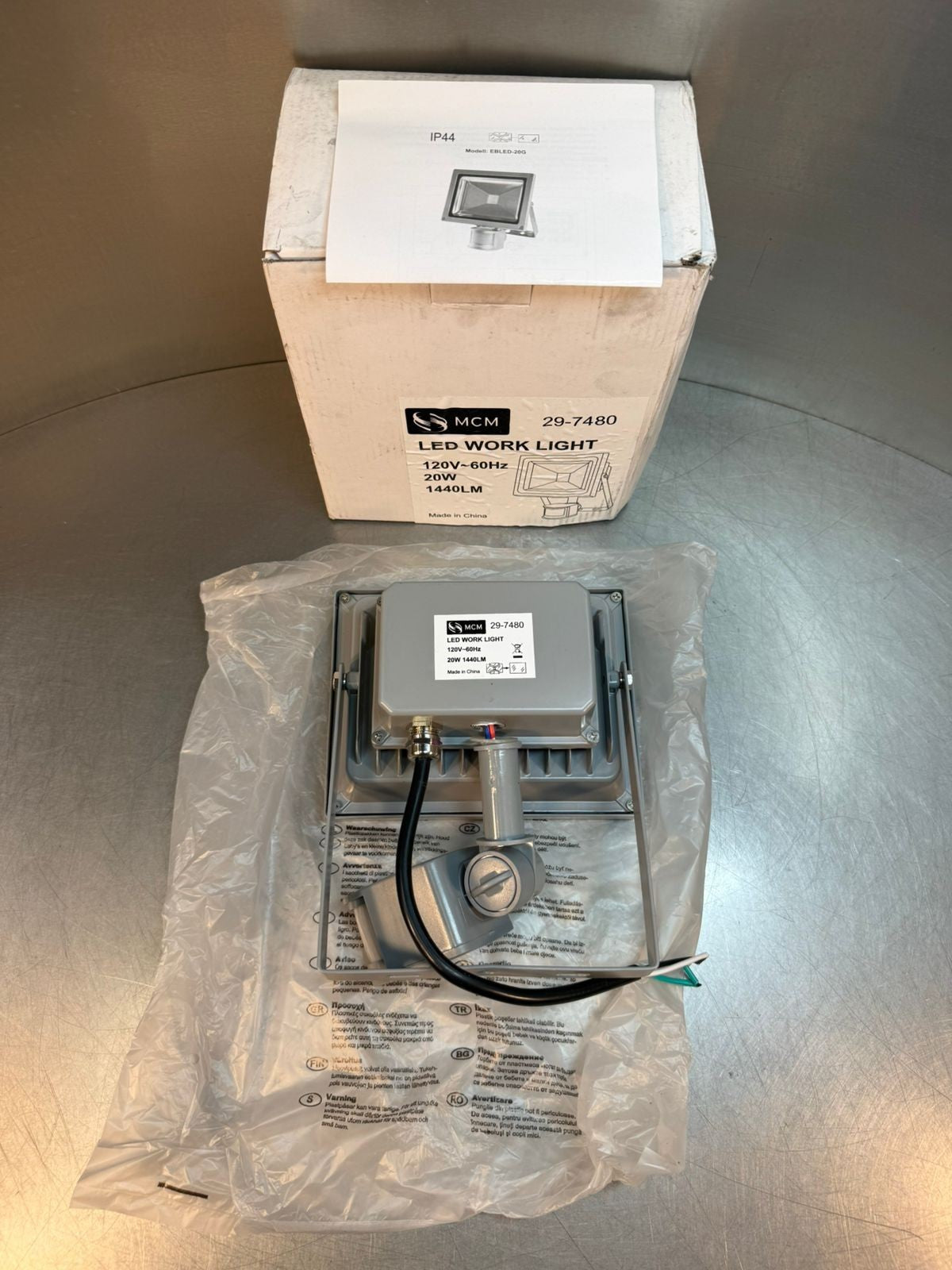 Mcm Led Work light 29-7480  120V~60Hz 20W 1440LM (6.5.1)