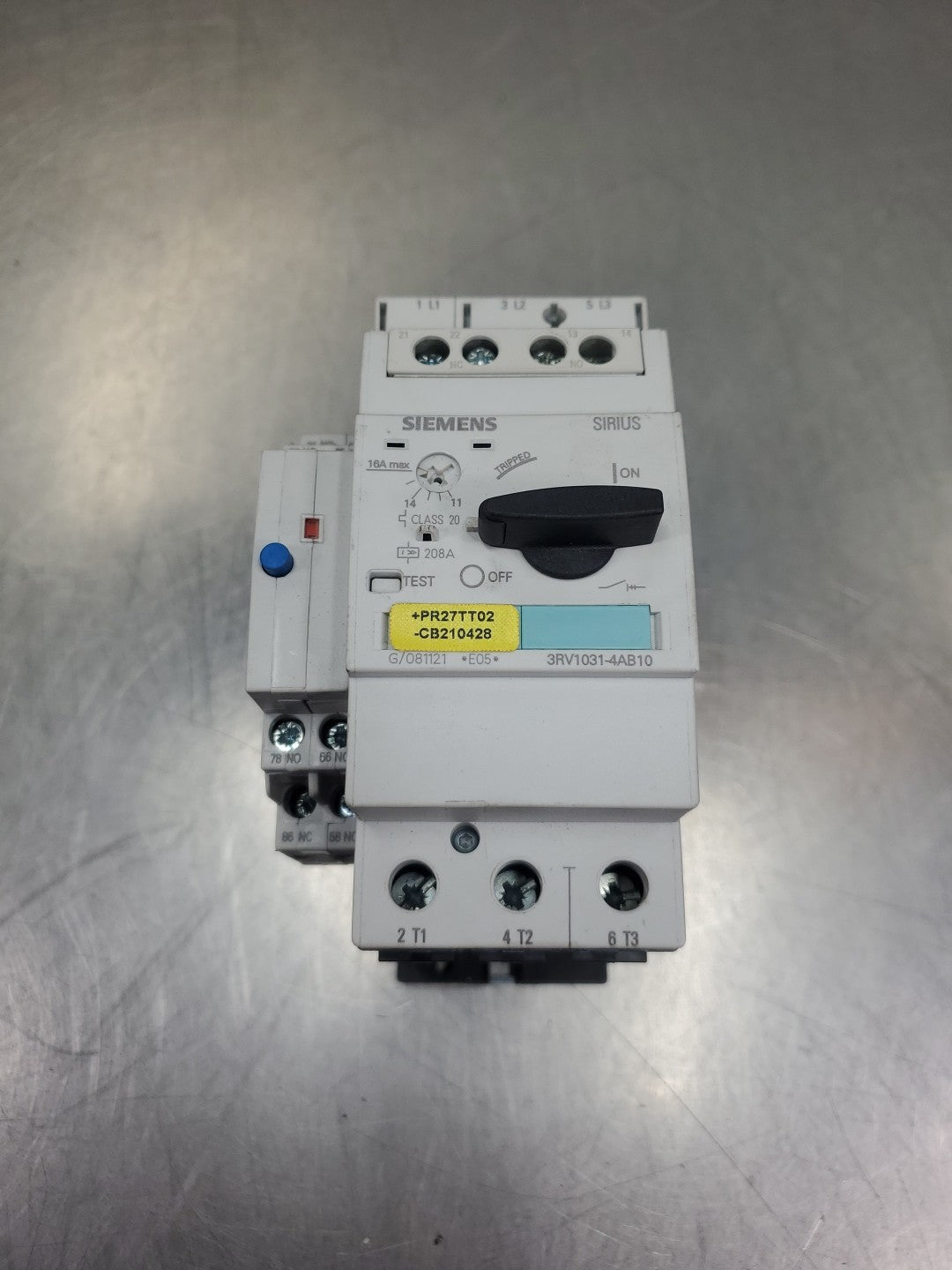 Siemens 3RV1031-4AB10 SIRIUS Overload Breaker w/3RV1921-1M Module.         4D-51