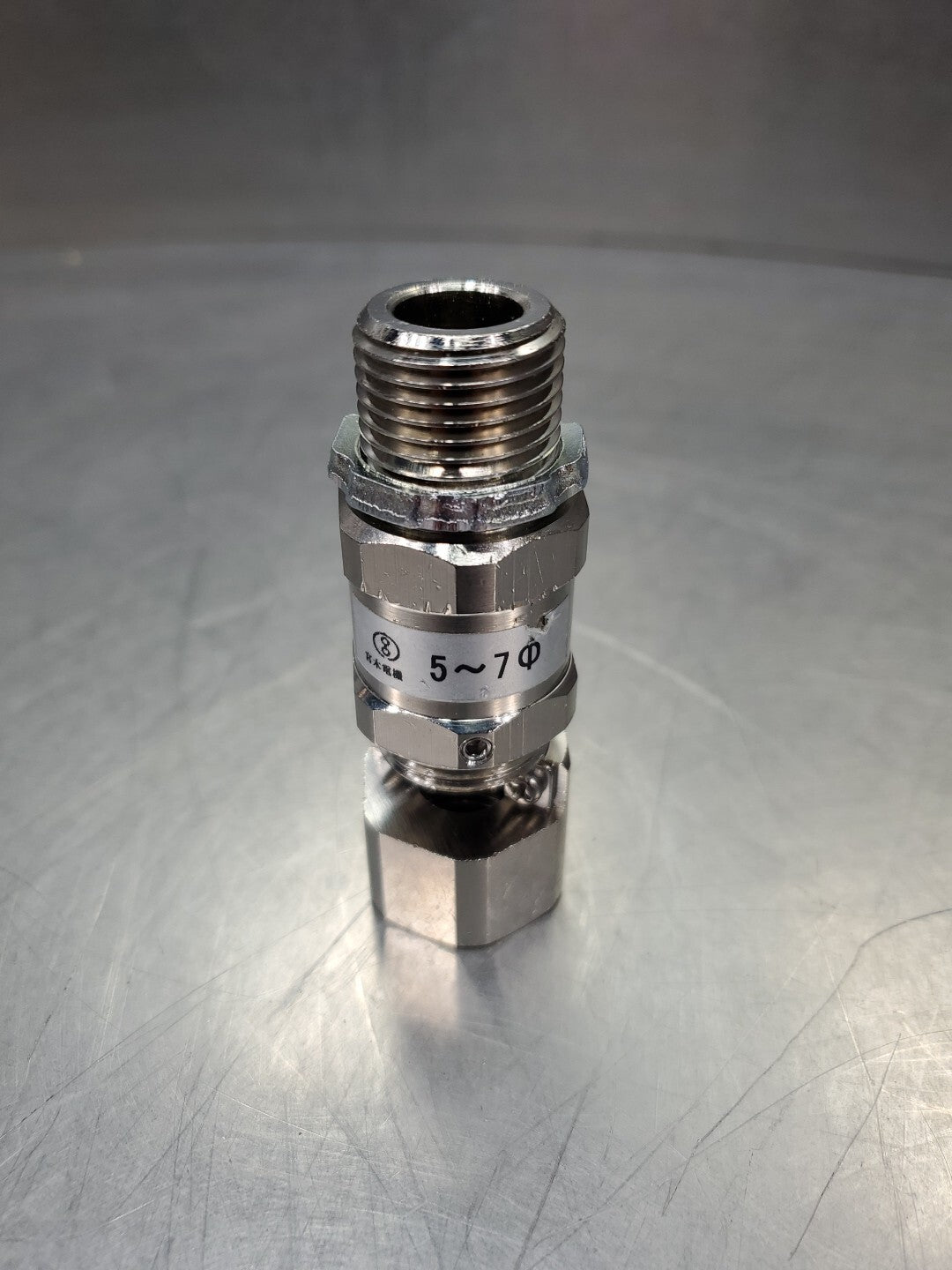 THOMAS &amp; BETTS 7TBA ¾" Screw Crimp-Style 5~7 Threaded Conduit Fitting.     4D-17