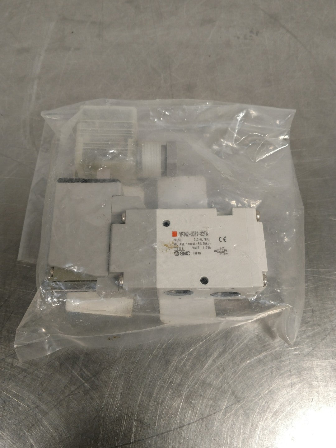 SMC VP342-3DZ1-02TA Solenoid Vale Control Module.                           6D-1