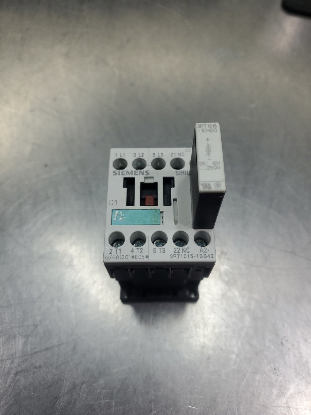 Siemens 3RT1015-1BB42 SIRIUS Contactor w/3RT1916-1EH00 Module.             4E-50