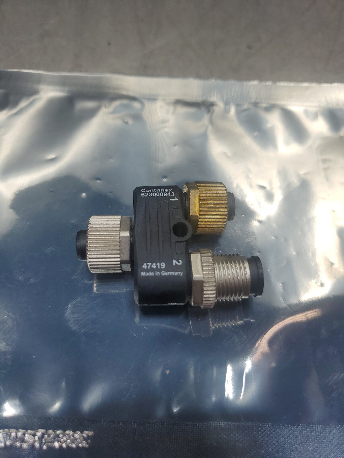Contrinex 623000943 (47419) T-Coupler Connector Module.                     5C-8