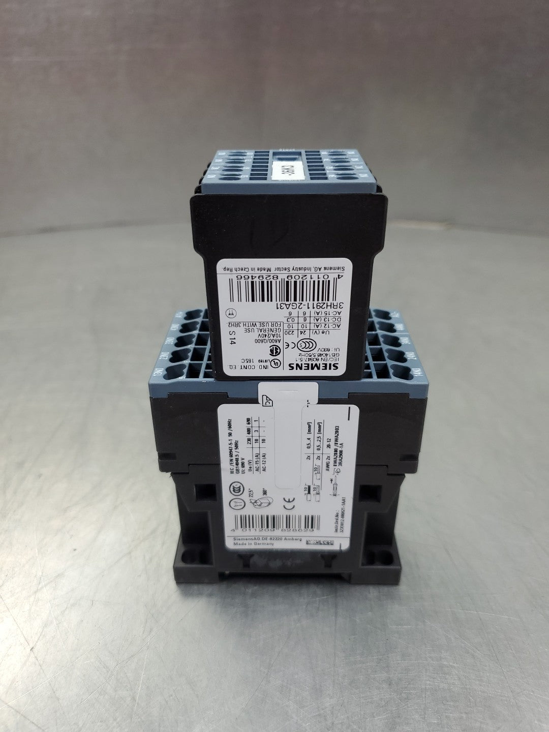 Siemens 3RH2140-2BB40 Power Contactor w/3RH2911-2GA31 Module.              4D-46