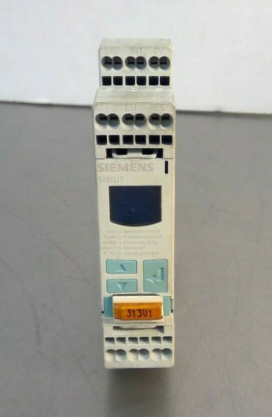 Siemens 3UG4651-2AA30 - Speed Monitoring Relay                   4E-9