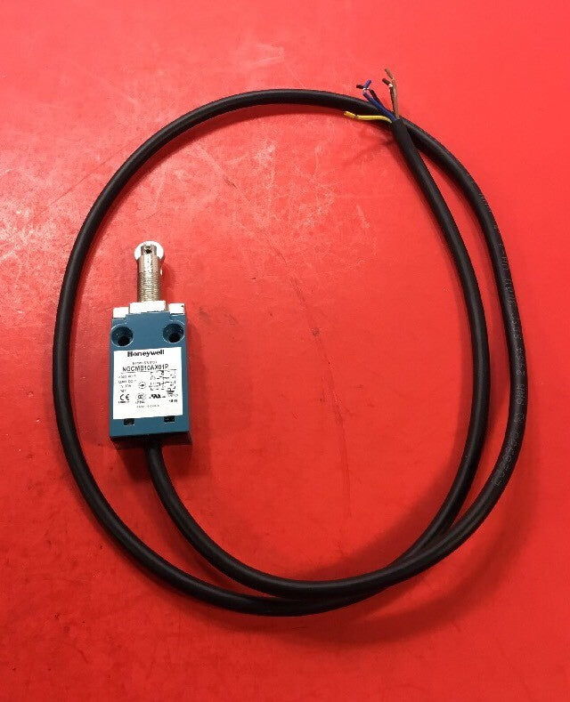 Honeywell NGCMB10AX01P Limit Switch Metal 1M Cable Roller Plunger 10A    6A