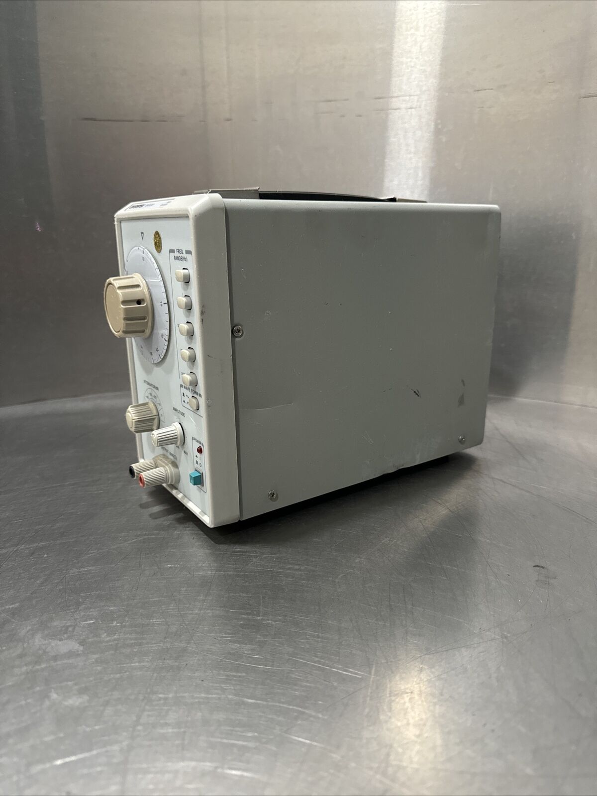 GAG-810 600Ω Audio Generator @2D