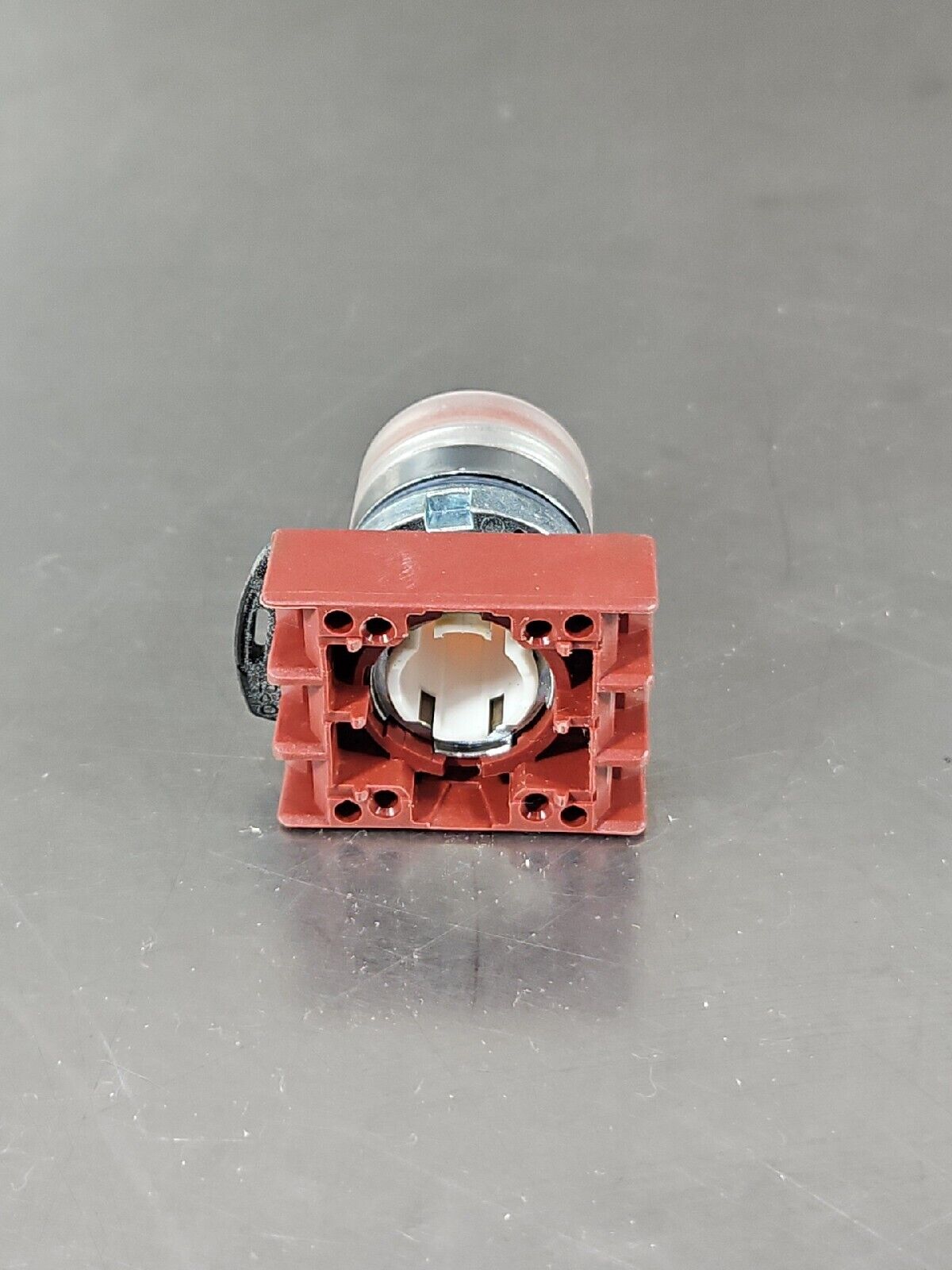 GE P9CPLAGD Pushbutton Switch.                                         Loc 4E-1