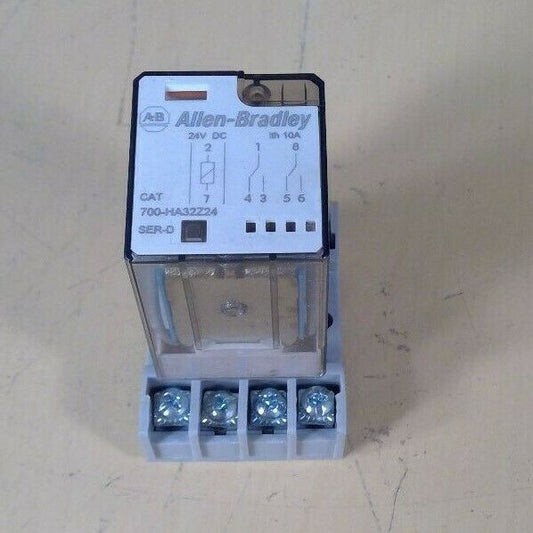 Allen-Bradley 700-HA32Z24 Series D Relay w/ 700-HN125 Series A Base           4D