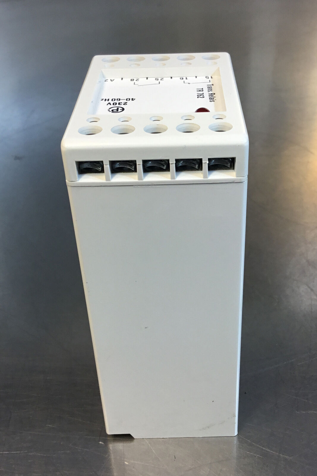 Trans. Relais  TR 762  Relay 220V 40-60Hz.     4C