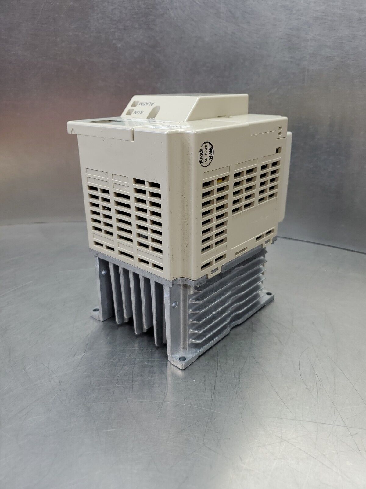 Yaskawa V7N (CIMR-V7NU42P2) 3PH 460V VARISPEED DRIVE.                         1C