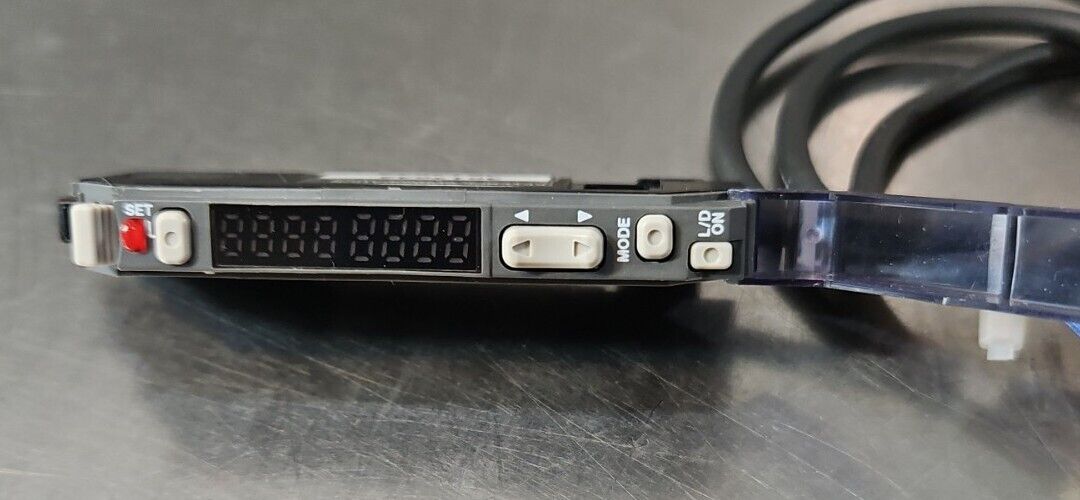 Keyence FS-V21 Photoelectric Sensor Amplifier.                            3C-18