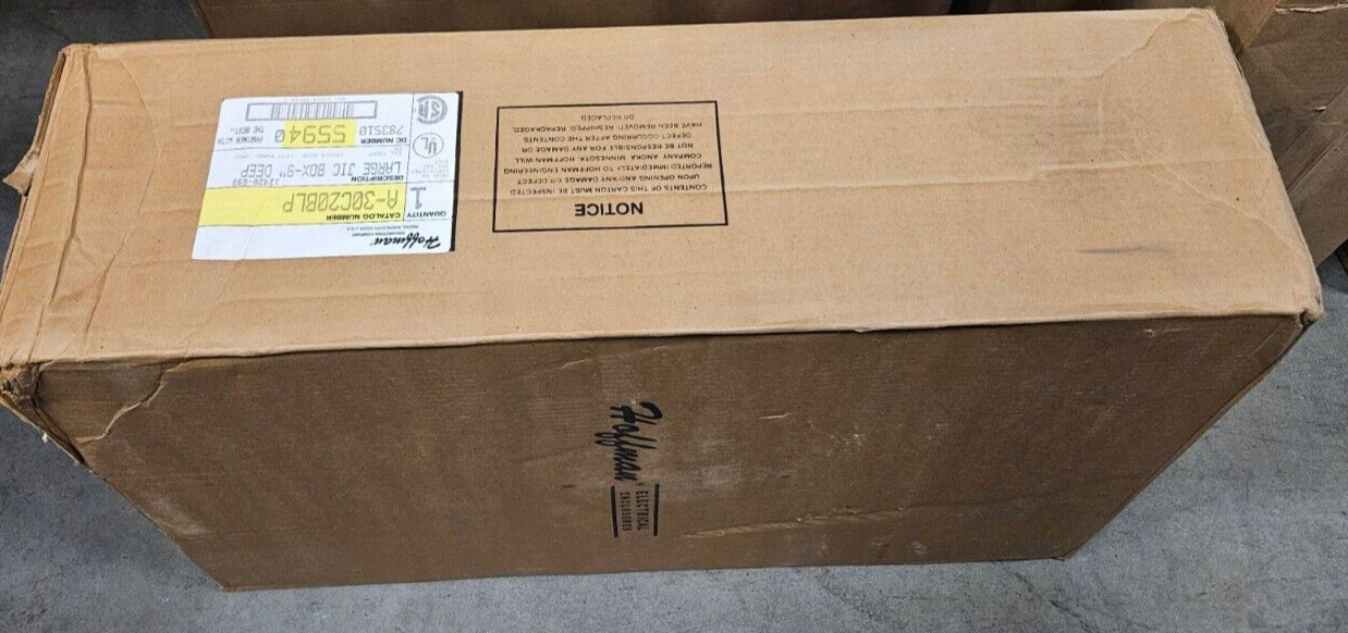 HOFFMAN A-30C20BLP ENCLOUSURE 30X20X9.    Loc4E37