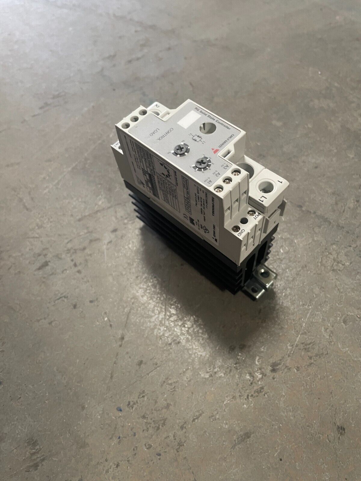 CARLO GAVAZZI Solid State Relay  RGC1P60V30EA @1E