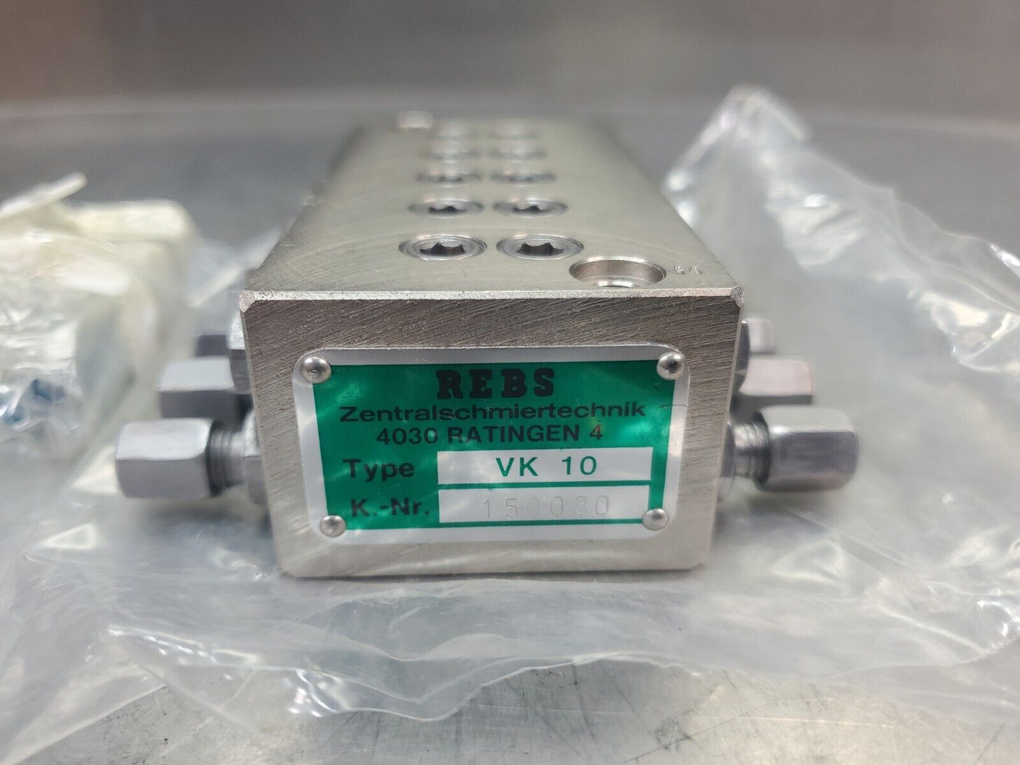 REBS Type VK10 Manifold 10-Port Module.                                       6D