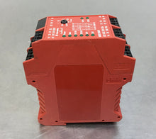 Load image into Gallery viewer, Allen-Bradley GuardMaster 440R-M23143 MSR138DP Safety Relay    4C
