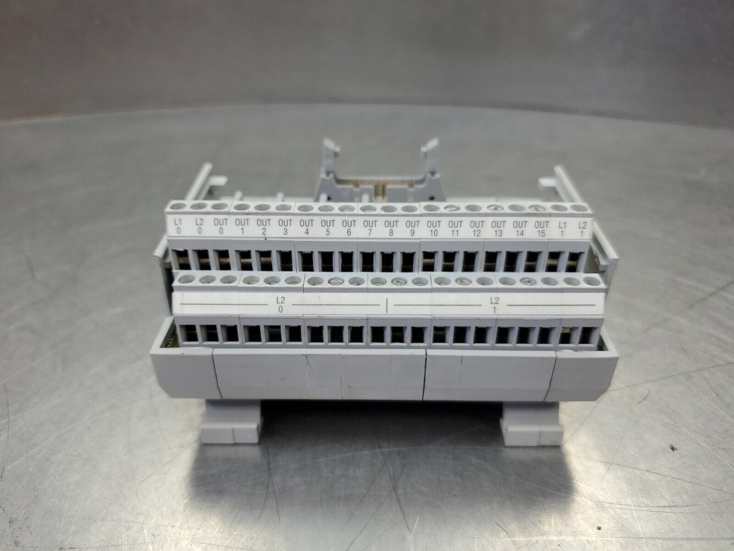 ALLEN-BRADLEY 1492-IFM20F-F120A-2 SER A DIGITAL INTERFACE MODULE.          3E-36