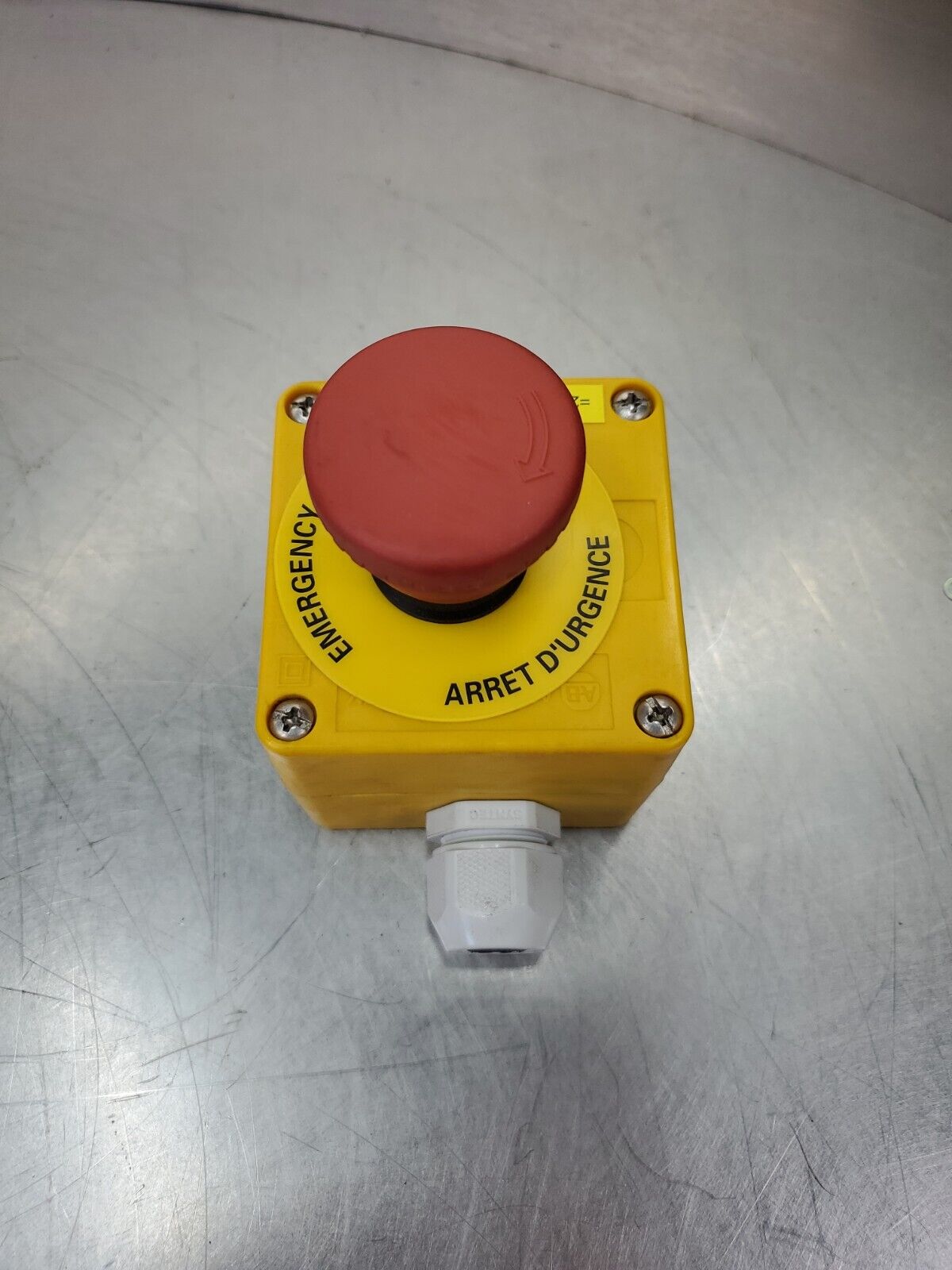Allen Bradley 800E-1PYM Ser. B E-STOP Module.                              4E-21