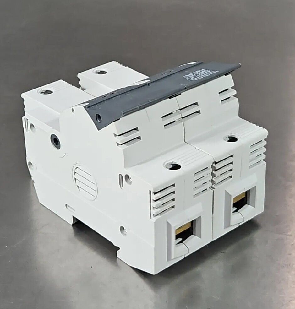 Allen Bradley 1492-FB2J30-L Fuse Holder Ser B. 600V, 30A. 2 Poles.         4E-25