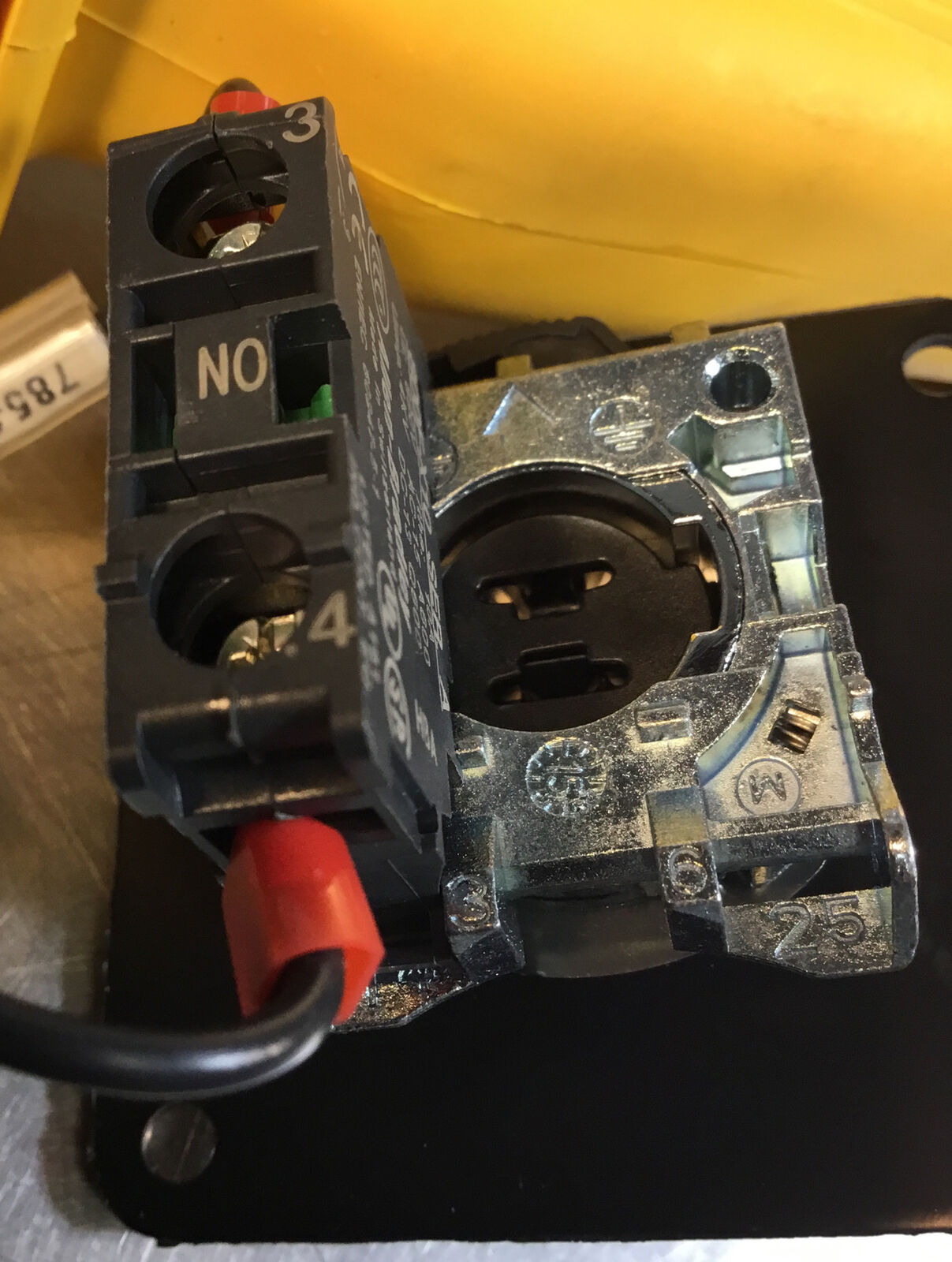 Allen Bradley  800F-X10 /A Push Button Enclosure Spring Return NO  18’  Cord. 5C