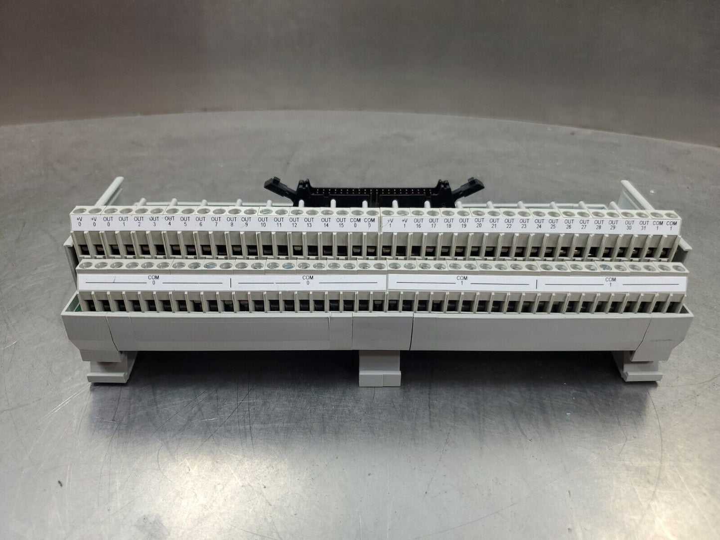 Allen Bradley 1492-IFM40F-F24-2 Ser. A 10-30V AC/DC Interface Module.       3D-7