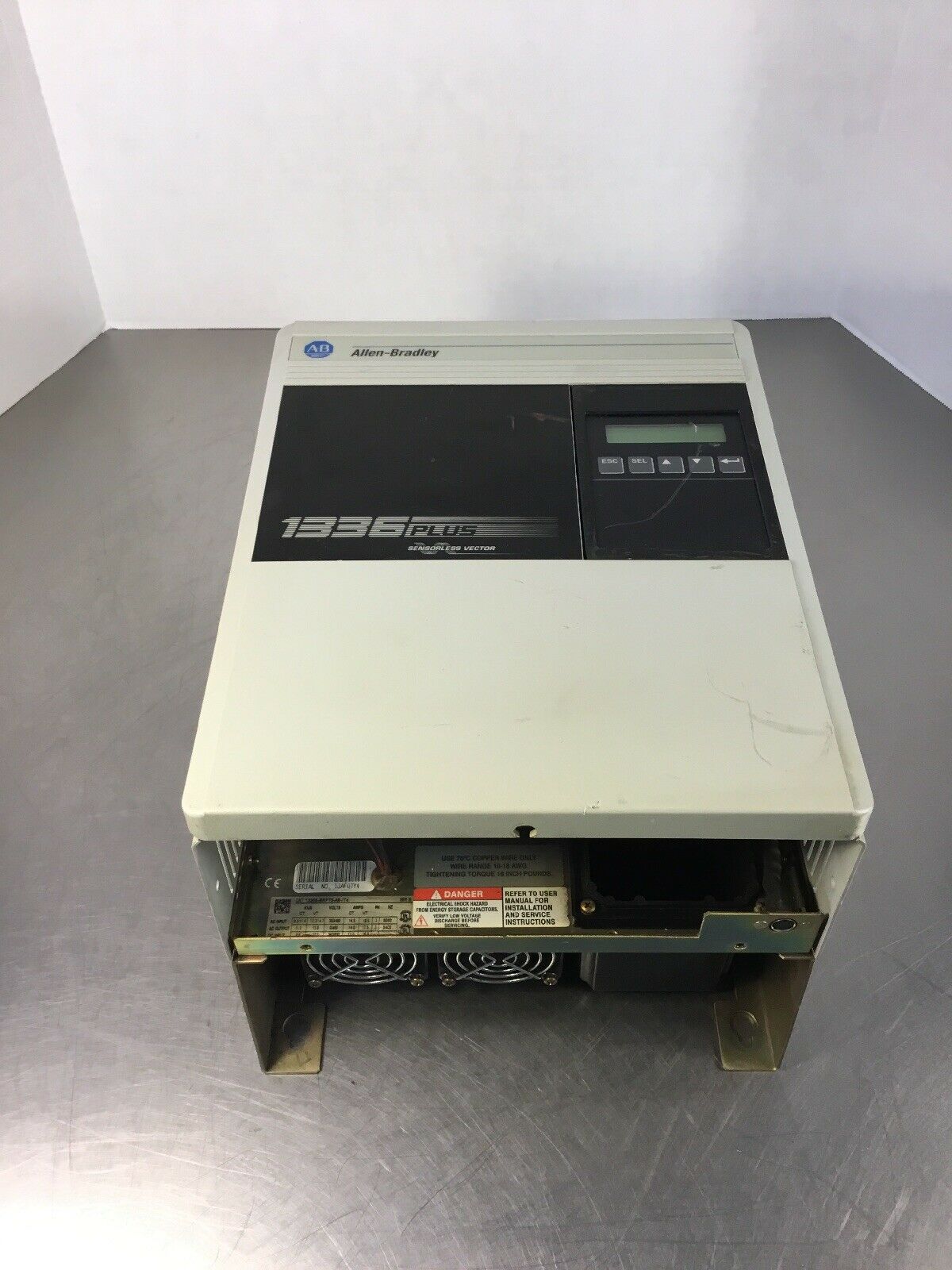 ALLEN BRADLEY 1336S-BRF75-AE-IT4 /E 1336 PLUS AC DRIVE 480VAC    Loc.1A