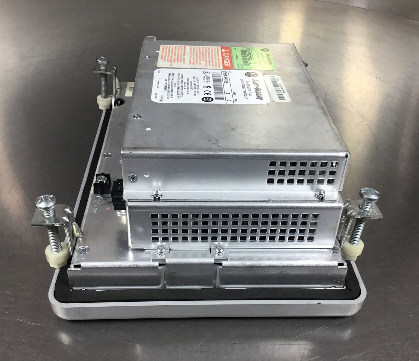 Allen Bradley   -   PANELVIEW PLUS 700  2711P-B7C15D1 /A  Rev:J  COLOR TOUCH  2C