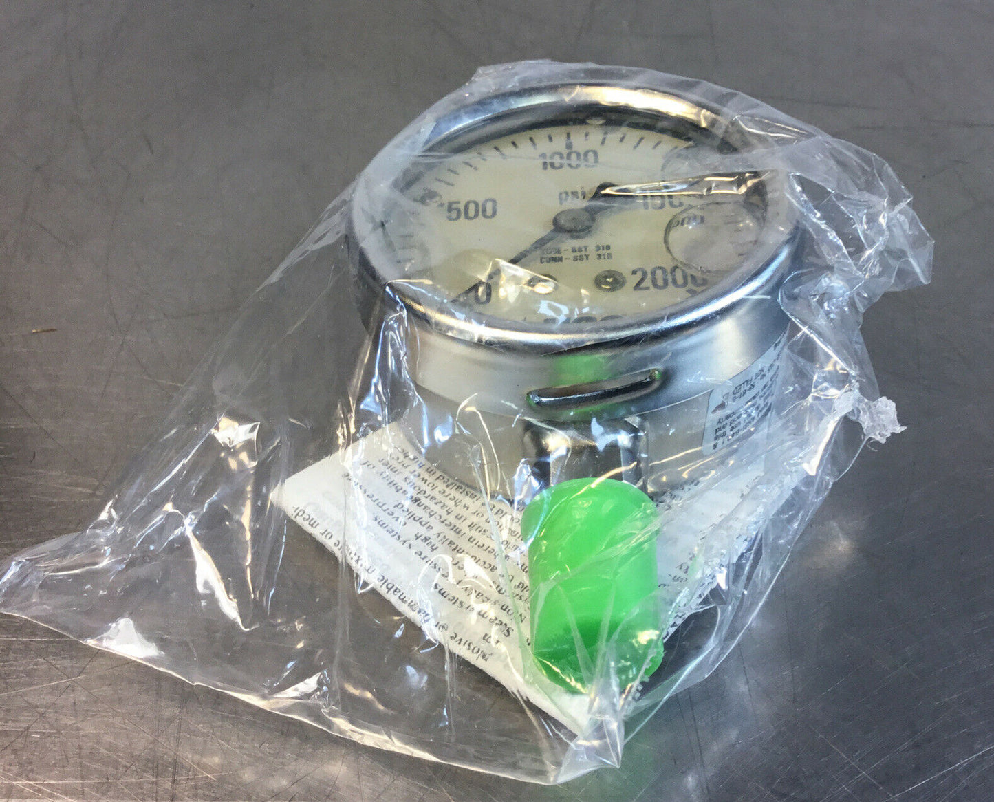 AMETEK  256018LG  /  P 656LG  LIQUID FILLED GAUGE 2000 PSI  1/4 LM 63MM  6D