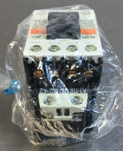 Load image into Gallery viewer, FUJI ELECTRIC SC-03Y MAGNETIC CONTACTOR 3 Pole Coil 100-120V   4H
