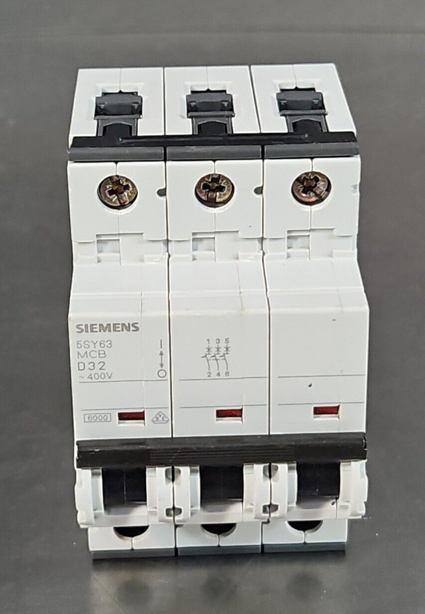 Siemens 5SY63 MCB D32 Circuit Breaker.                                     4C-21