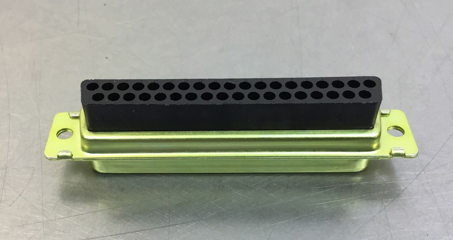 TE Connectivity AMP 1752 PLUG CONNECTOR 205210-8    3D-3