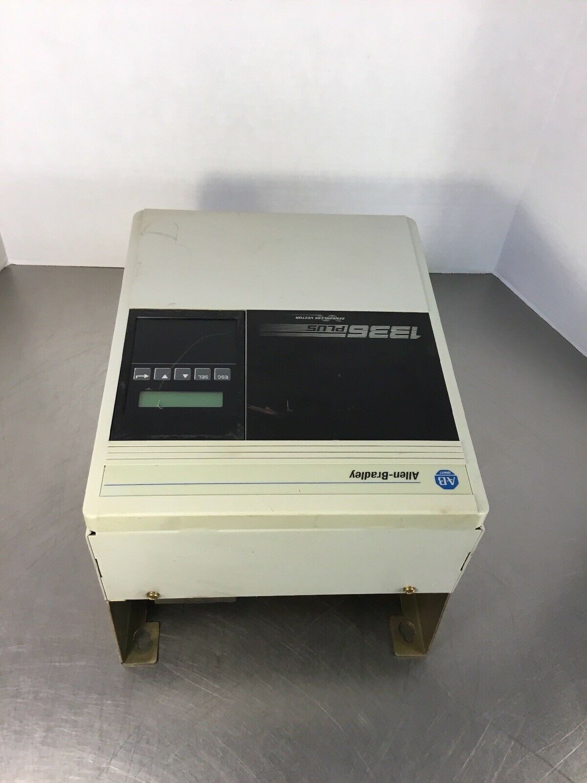 ALLEN BRADLEY 1336S-BRF75-AE-IT4 /E 1336 PLUS AC DRIVE 480VAC    Loc.1A