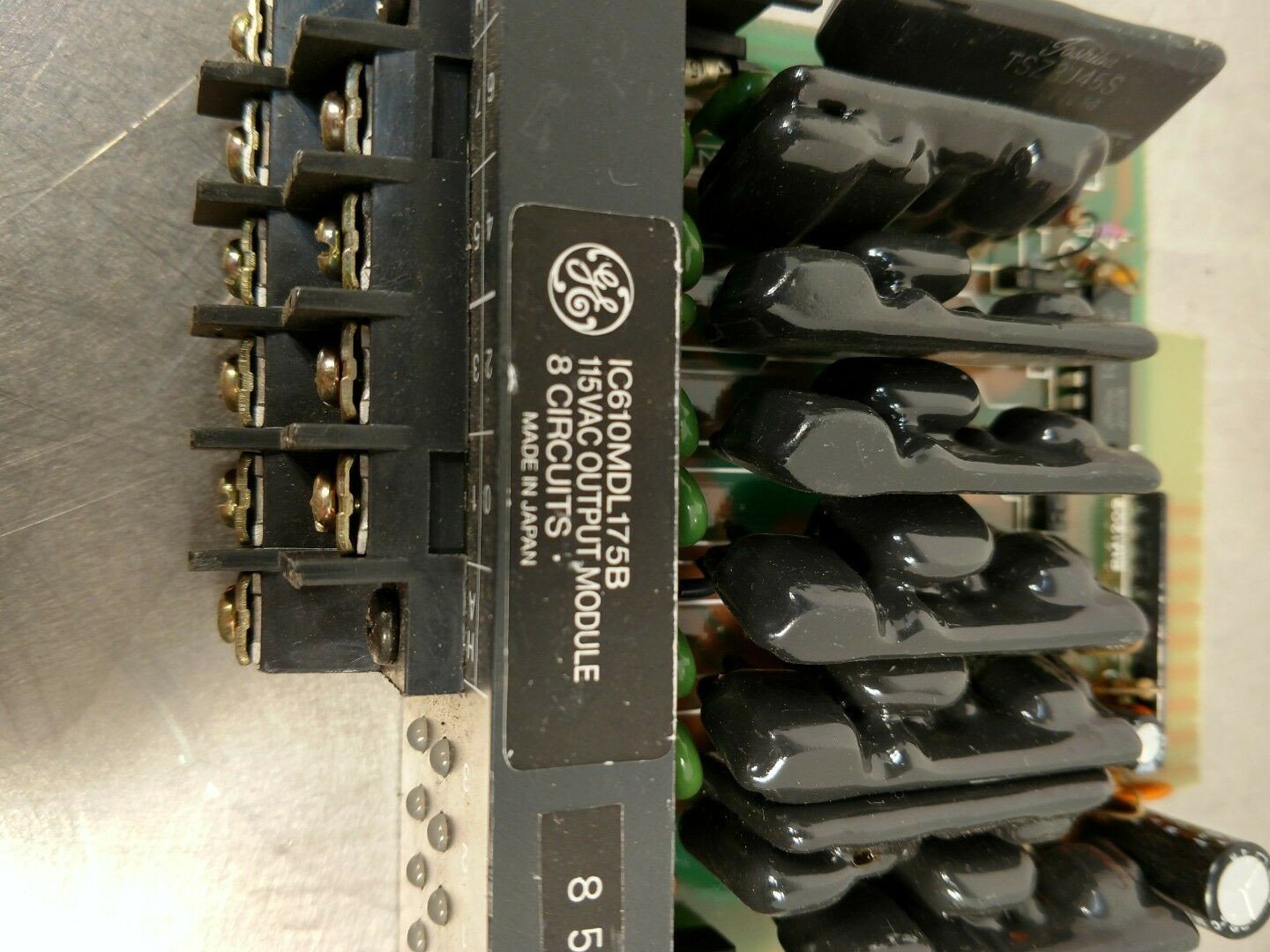 GE FANUC IC610MDL175B 115VAC Output Module 8-Circuits w/ Terminal Block 3F