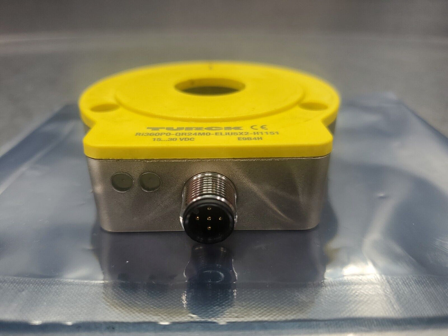 TURCK Ri360P0-QR24M0-ELiU5X2-H1151 15-30VDC (E9B4H) Sensor Module.            5E