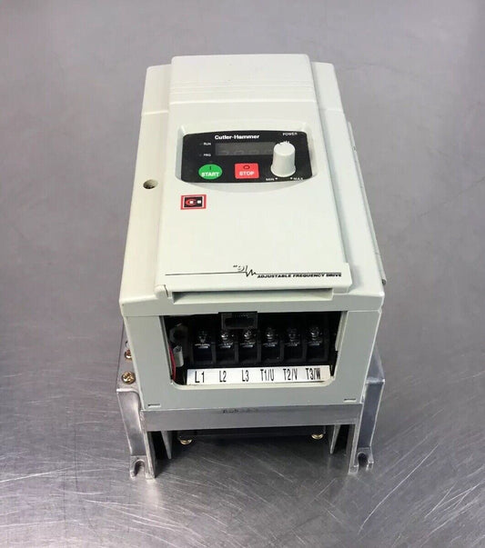 Cutler-Hammer AF91AG0-C005D Adj. Freq. Drive 5HP 3PH 380-460V.  1E
