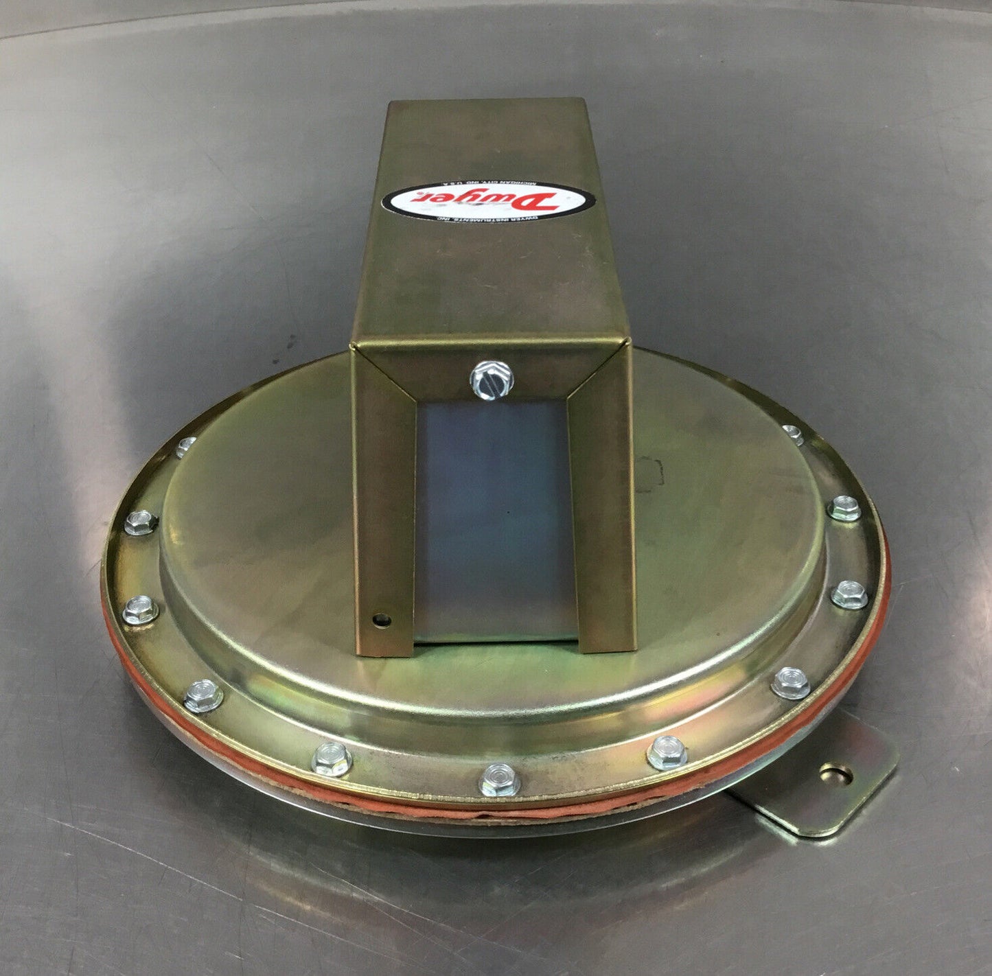 DWYER  1627-20  Pressure Switch 8.0 to 24 Inches     6E-16