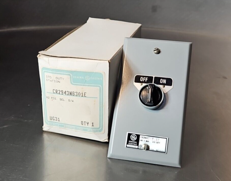 General Eletric CR2943NB301E Switch button.                        Loc4B19