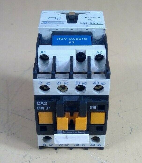 Telemecanique CA2 DN 31 Contactor CA2DN31 w/ LA4DA1U                       4H