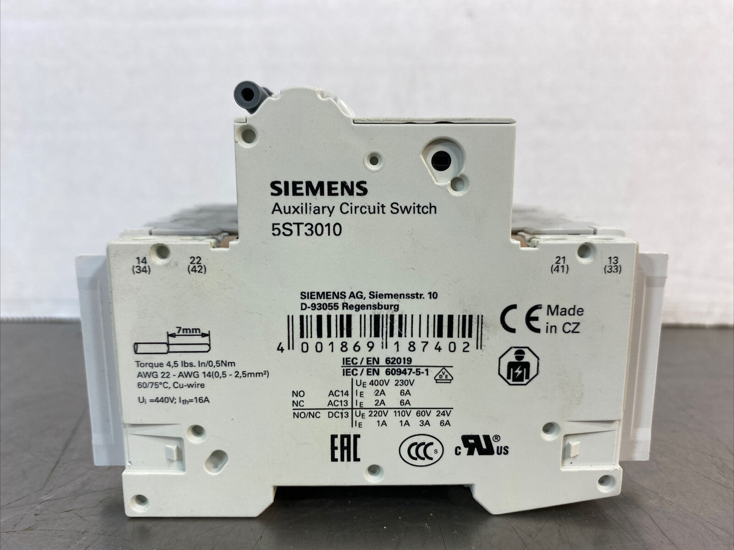 Siemens 5SJ4310-7HG41 Circuit Breaker w/ 5ST3010 Auxiliary Circuit Switch     4D
