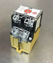 Load image into Gallery viewer, ALLEN-BRADLEY 700-PK200A1 / E MASTER CONTROL AC RELAY    4B

