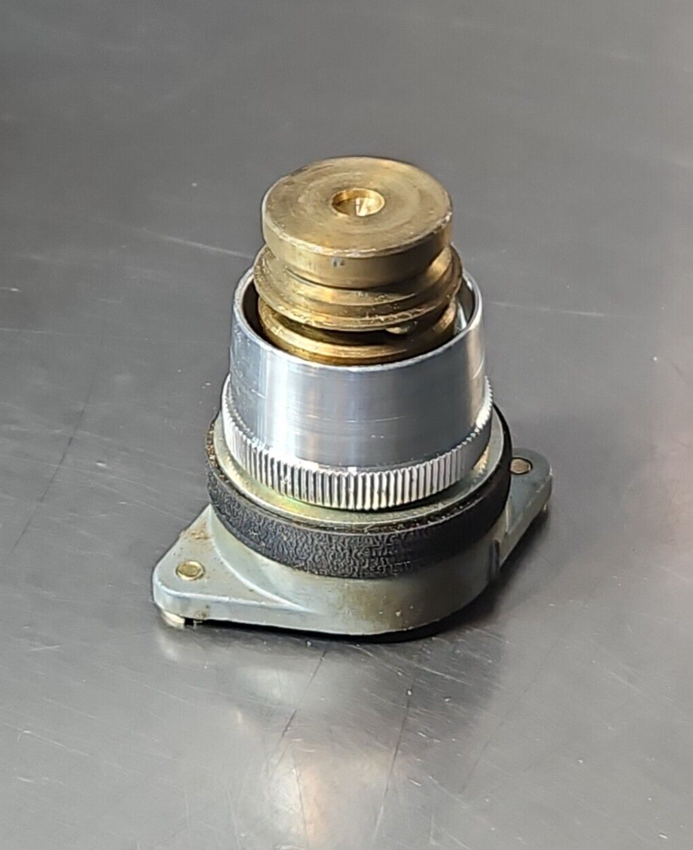 General Electric CR2940UM200AC Push Button Switch.            Loc4A4