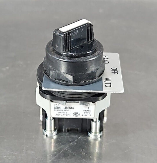 Allen Bradley 800H-JR2KB7 / F Operator For Selector Switch 3-Position.  Loc4B-20