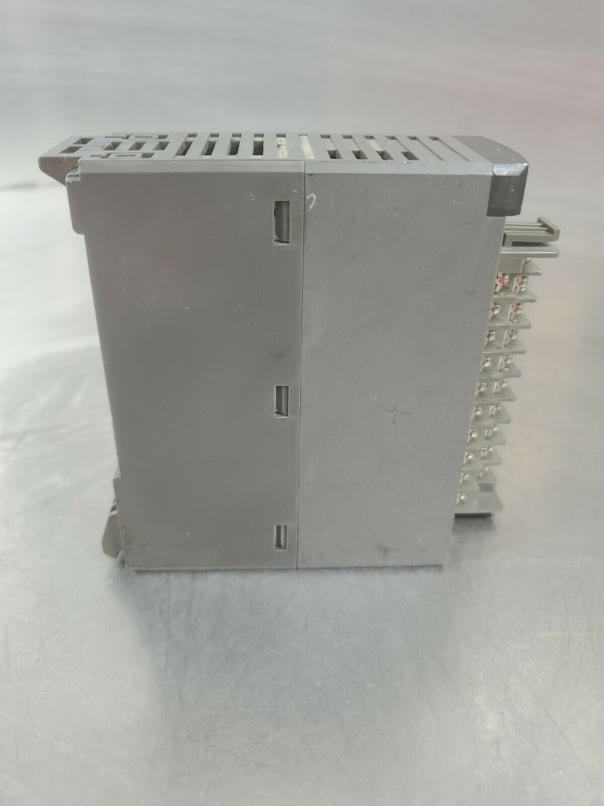 Fuji Electric Analog output module NP1AYH8V-MRZ4                           4D