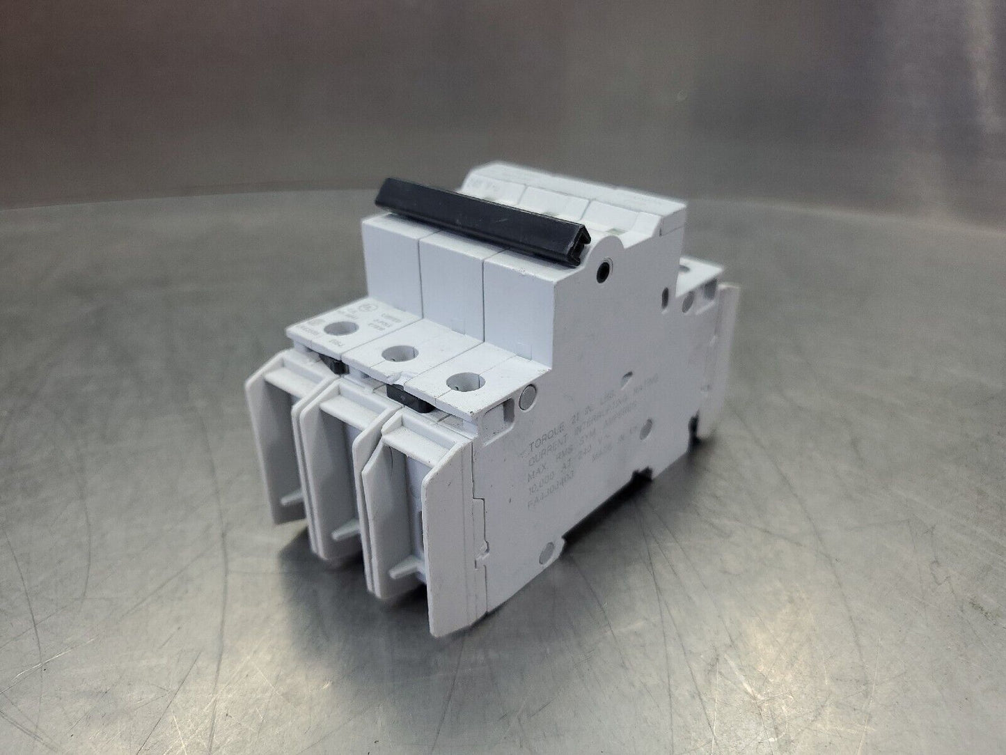 Cutler-Hammer WMTD3040 40A 240VAC Circuit Breaker.                            4G