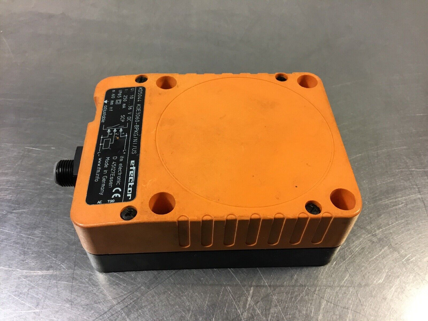 IFM EFECTOR CAPACITIVE PROXIMITY SWITCH KDE3060-BPKG/NI/US 10-36VDC    Loc.5A