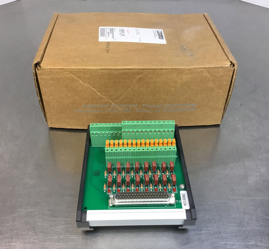 PHOENIX CONTACT UM-D37M/DS/FU/LED/AID4/C300/R   Varioface Module       Loc.3A